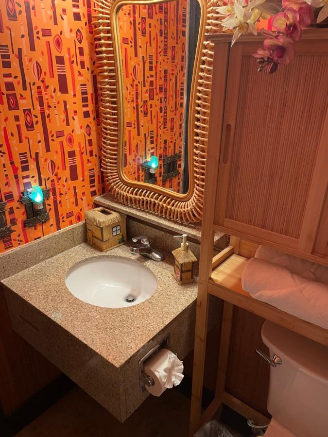 The Kondo Tiki Tampa Eksteriør bilde