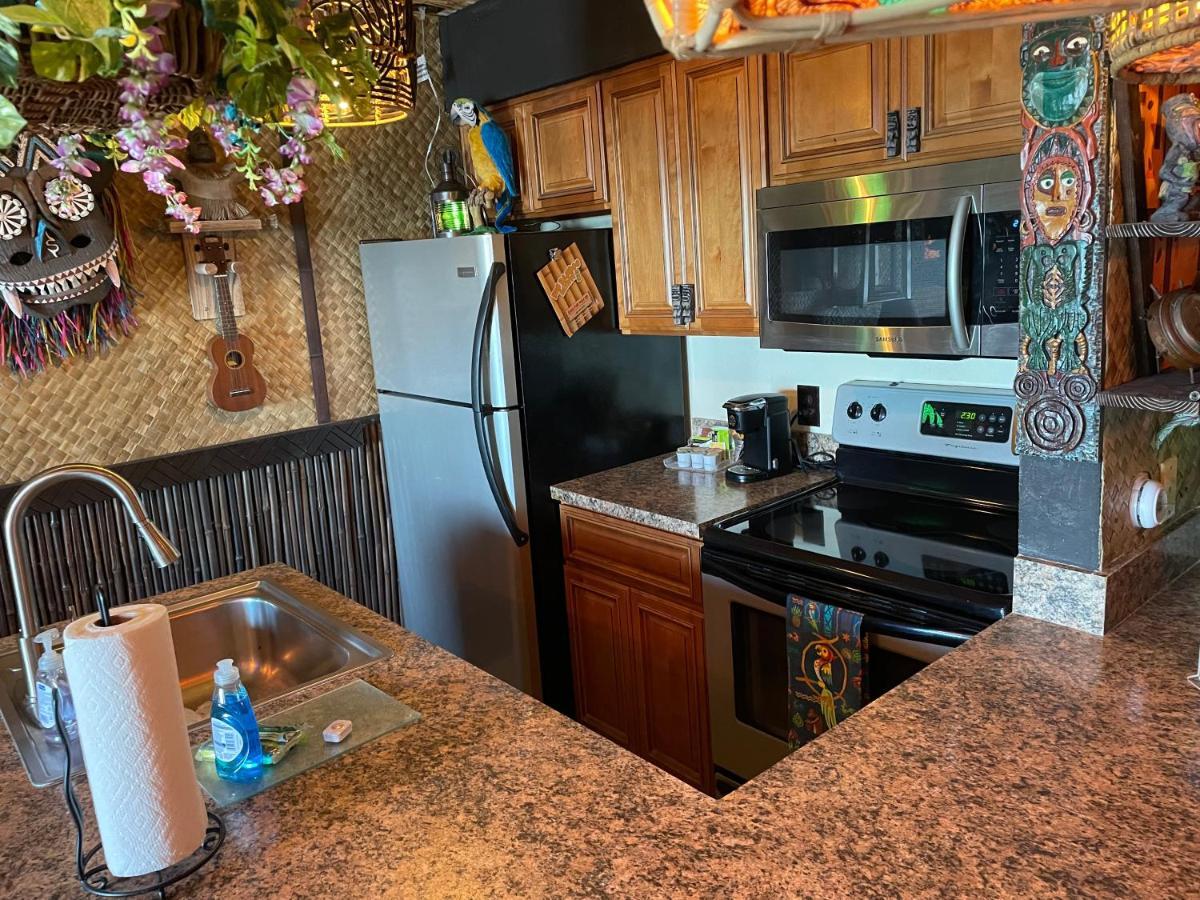 The Kondo Tiki Tampa Eksteriør bilde